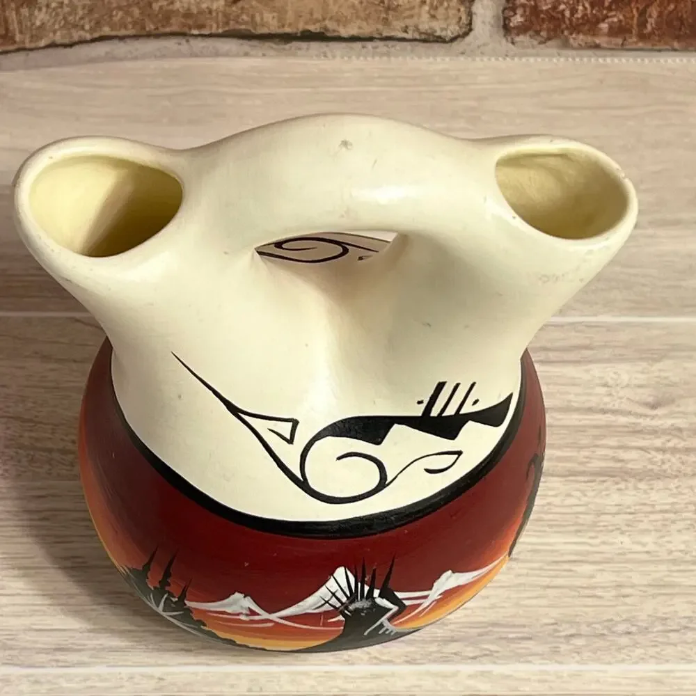 Gorgeous Vintage Hand Painted Navajo Native American Wedding Vase Artist Signed
